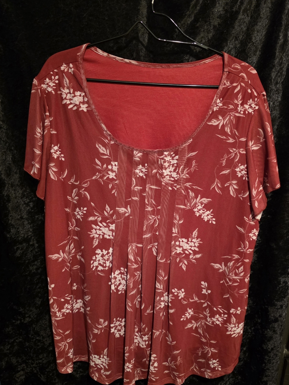 Women's Red Floral Scoop Neck Blouse